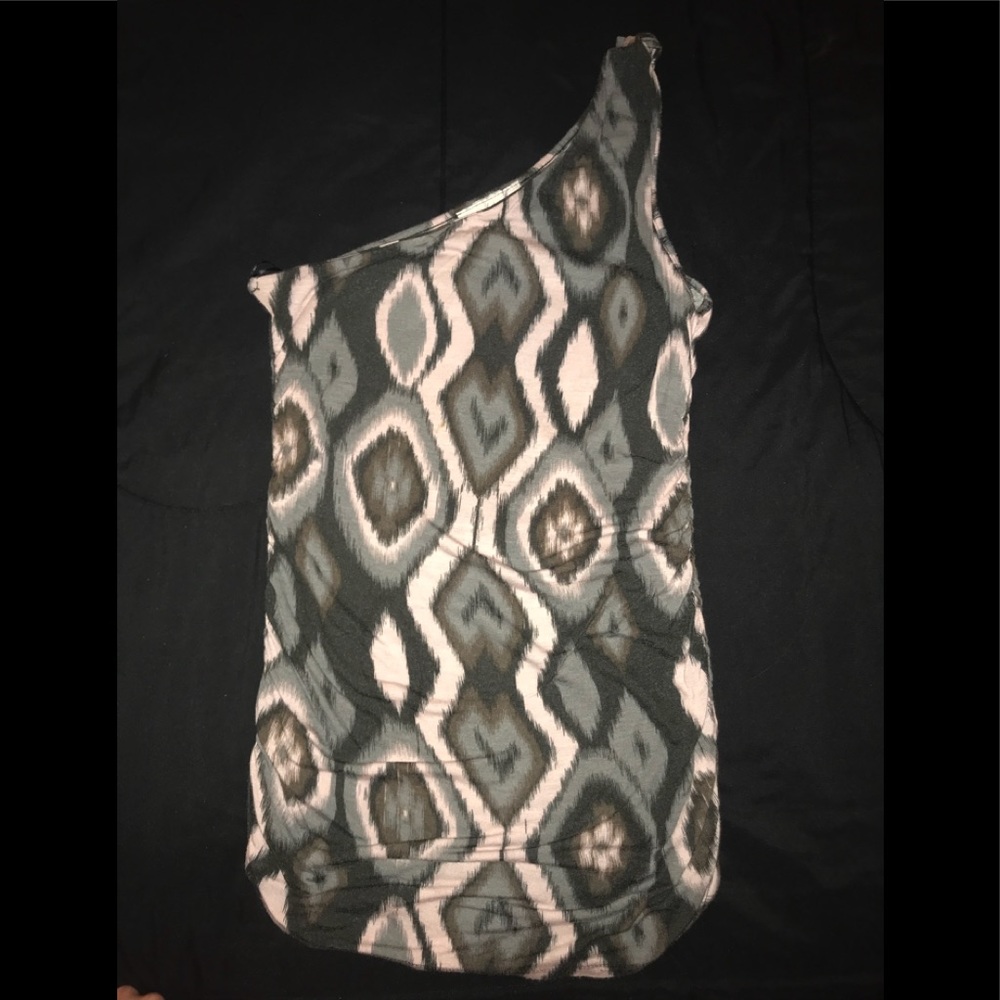 Single sleeve tank